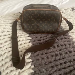 Mint condition Louis Vuitton Reporter PM Messenger bag